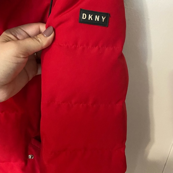 DKNY winter coat - Cherry 🍒 Red Women’s Small - Picture 3 of 9